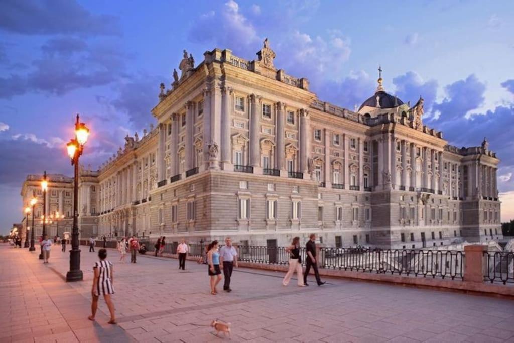 Apartamento Con Patio En Madrid Centro Ngoại thất bức ảnh