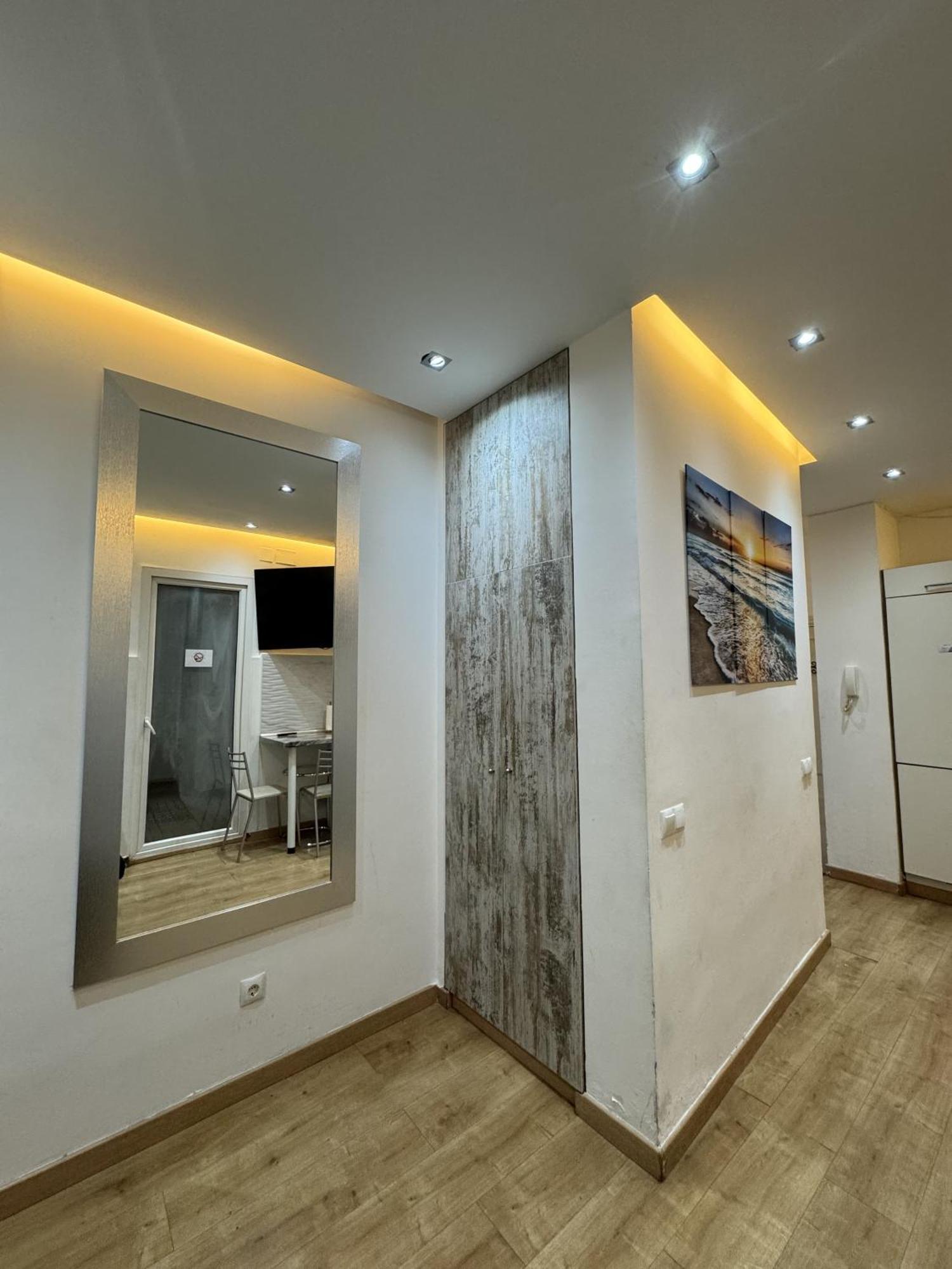 Apartamento Con Patio En Madrid Centro Ngoại thất bức ảnh